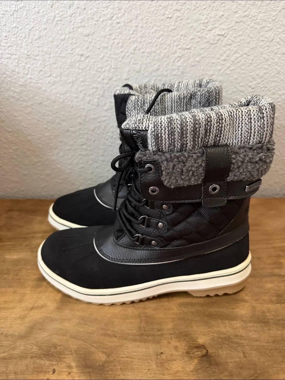 Women's Khombu Black Knit-Trim Winter Snow Boots size 11